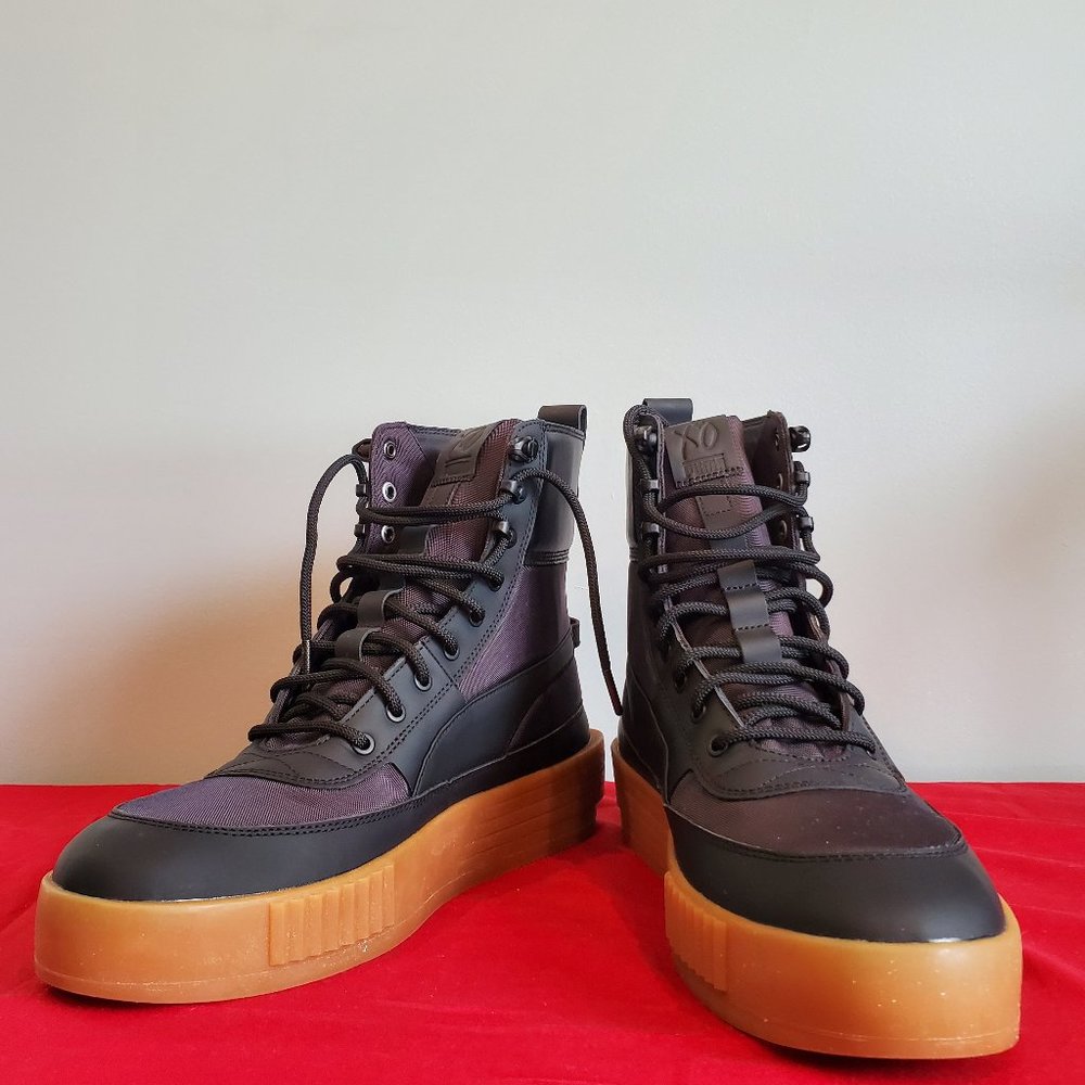 "XO The Weekend" Pumas